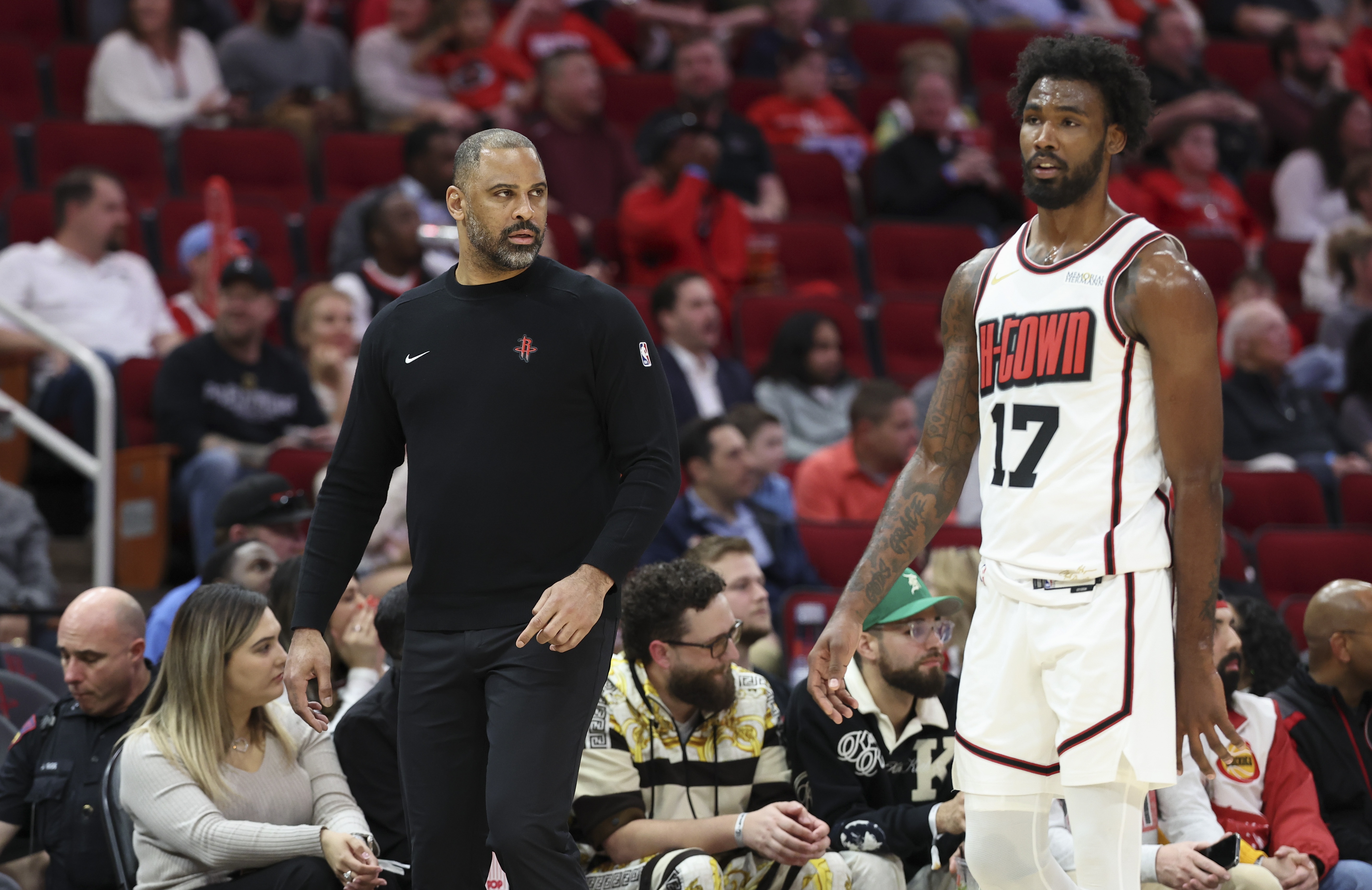 开云在哪里开户-乌度卡谈4防守人怪阵：这确实改变了比赛 希望用换防打出强硬表现