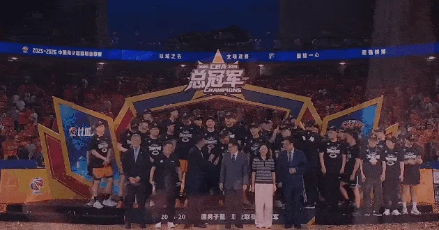 开云体育登录入口-上海男篮时隔24年夺冠，姚明场边见证上海男篮夺得第二冠